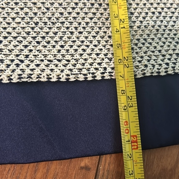 St. John knit skirt - Picture 4 of 8